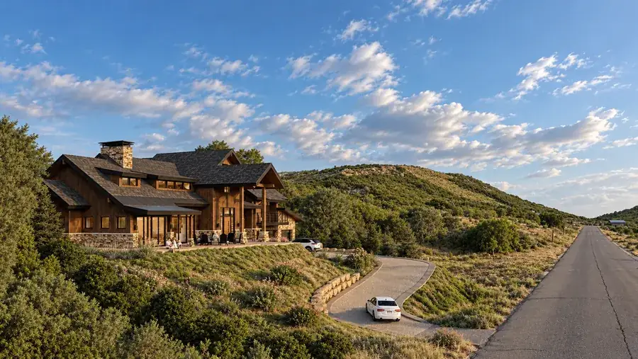 Golden Eagle - lot 6 — exterior render